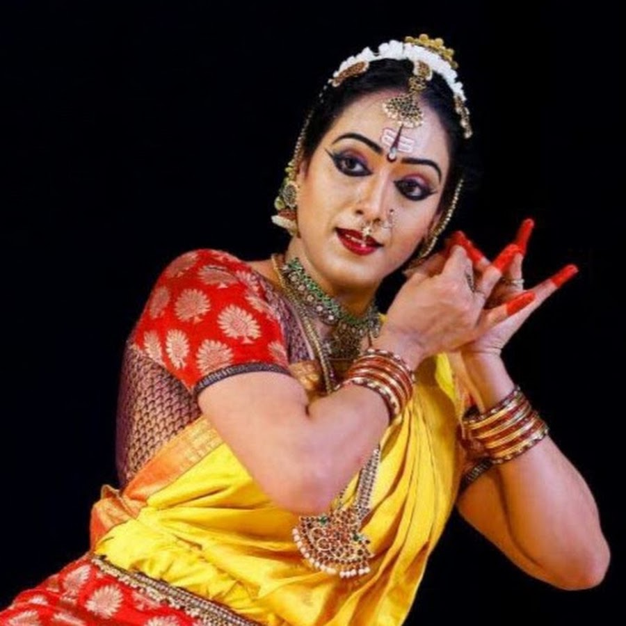 Lakshmi Venkatesh-A Creative Space For Dance - YouTube