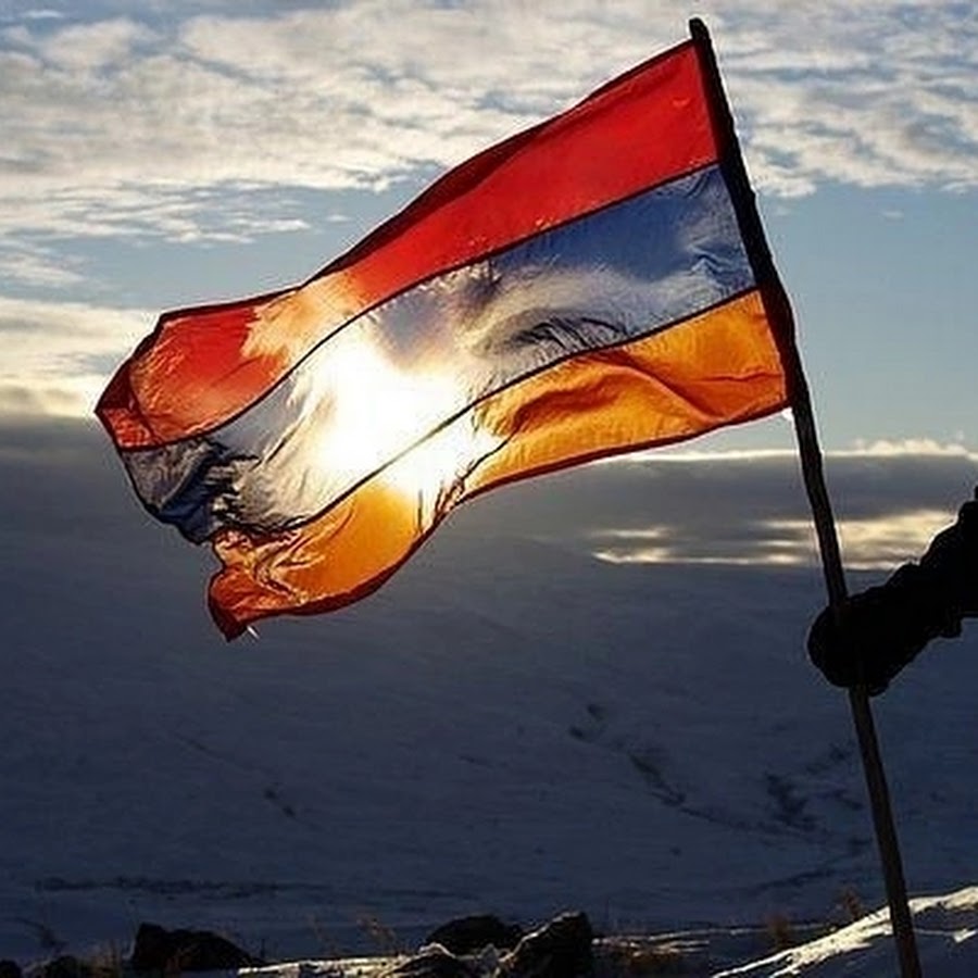 Флаг Армении на фоне Арарата