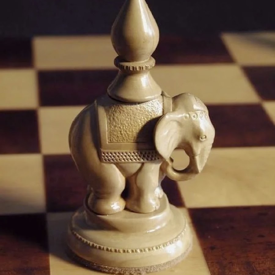 Король ладья слон конь. Король ферзь Ладья. Слон шахматная фигура. Слон и Ладья в шахматах. Фигуры Шахматов.