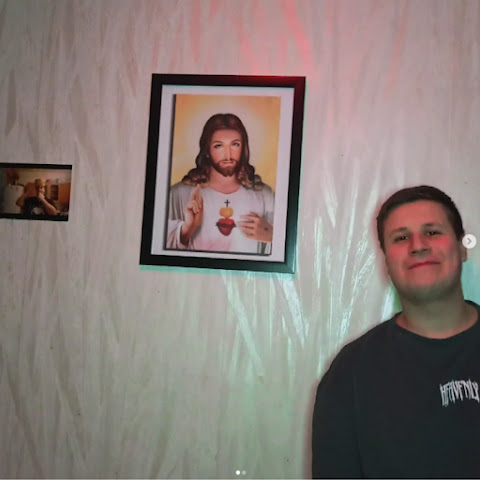 influencer profile picture