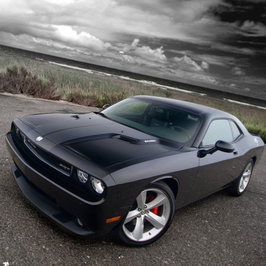 Dodge Challenger srt8 черный матовый