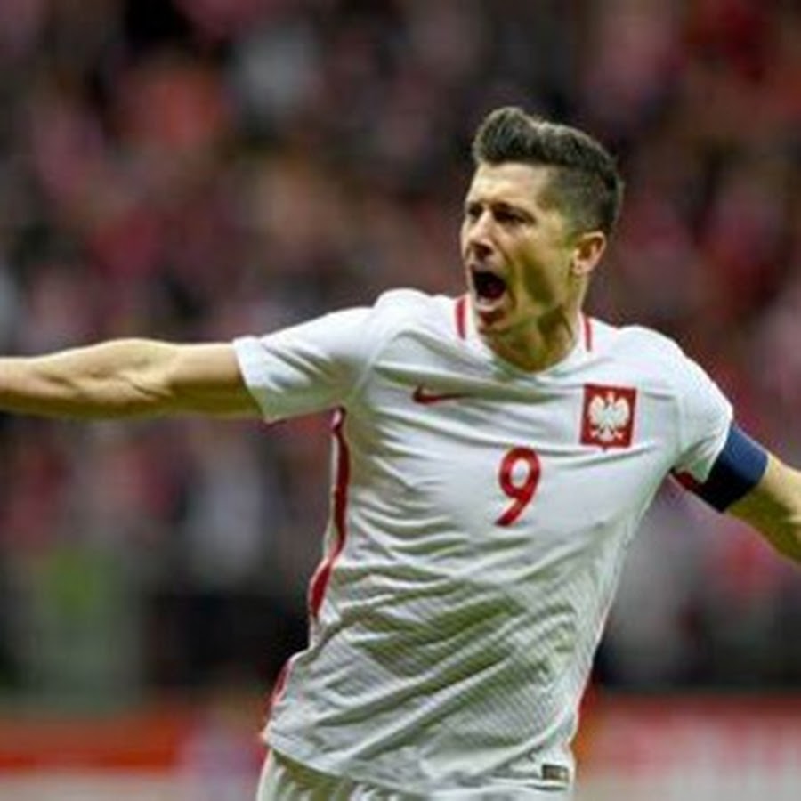 Лига наций словения польша. Robert Lewandowski Poland.