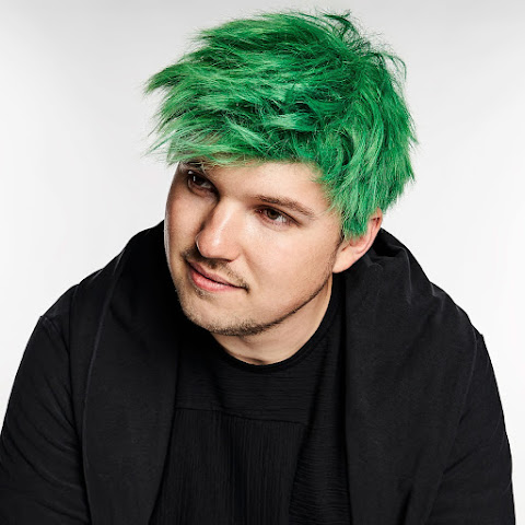 influencer profile picture