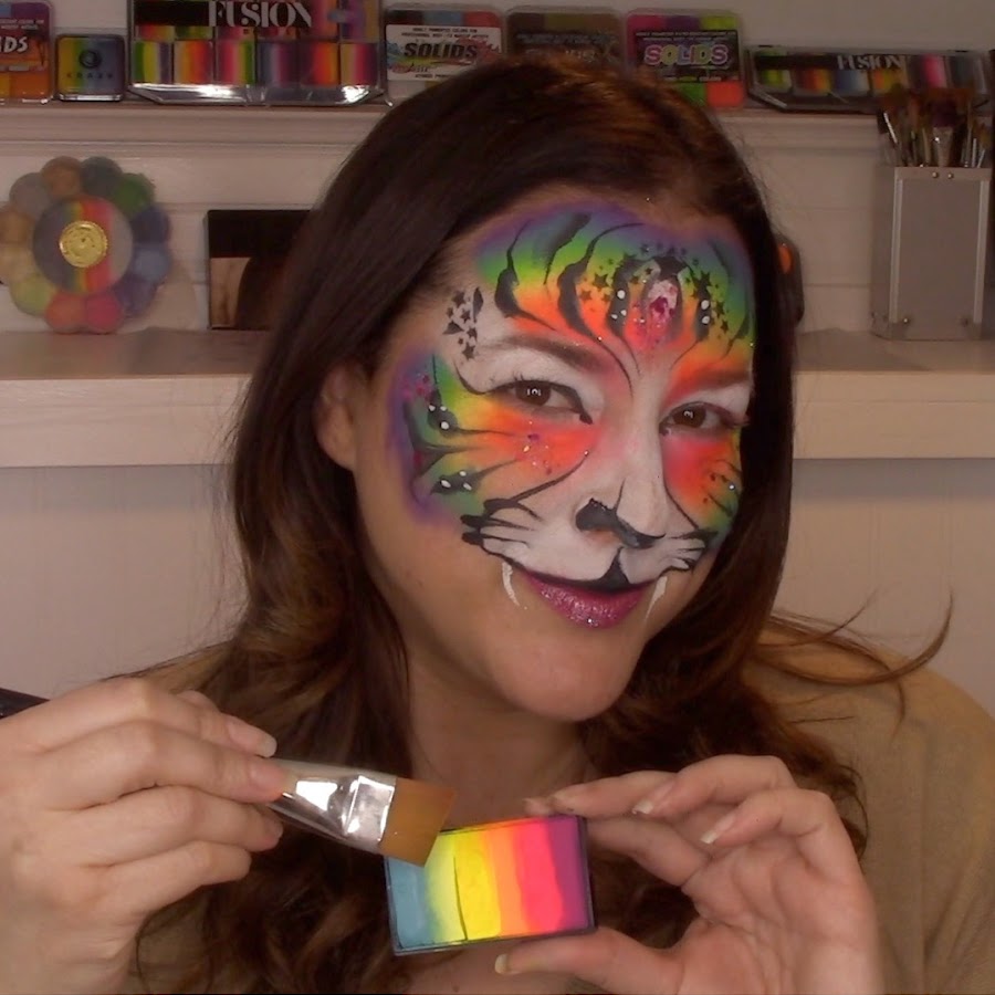 Want to learn how to paint butterflies? #facemakeup #facepainttutorials 