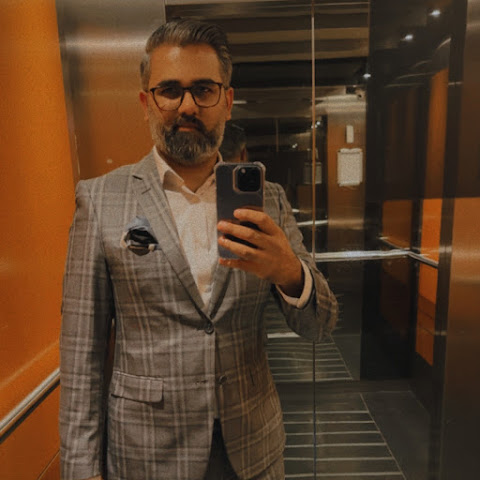 influencer profile picture