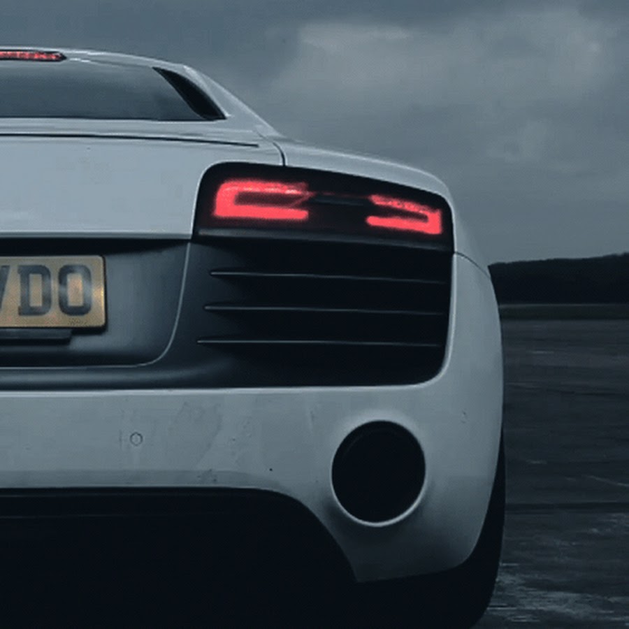 Живые машины. Audi r8 v10 Plus. Audi r8 Tail Lights. Ауди а10 Rear. Audi r8 v10 Sport Black.