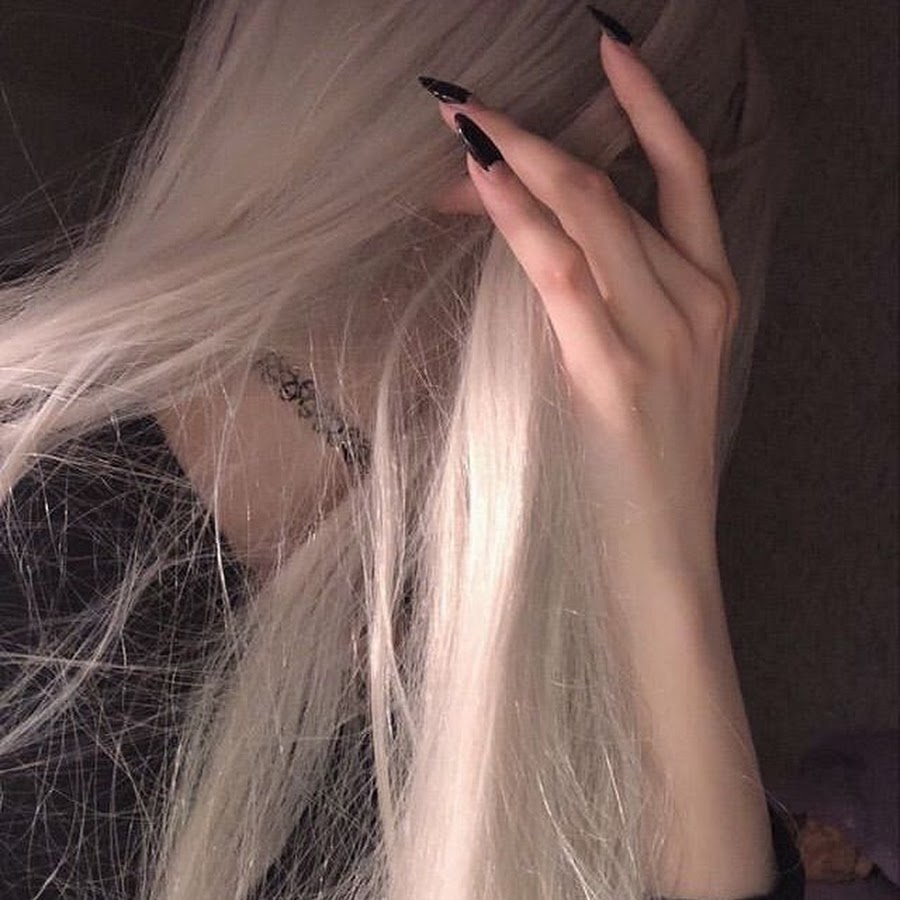 фото девушек на аву белые волосы