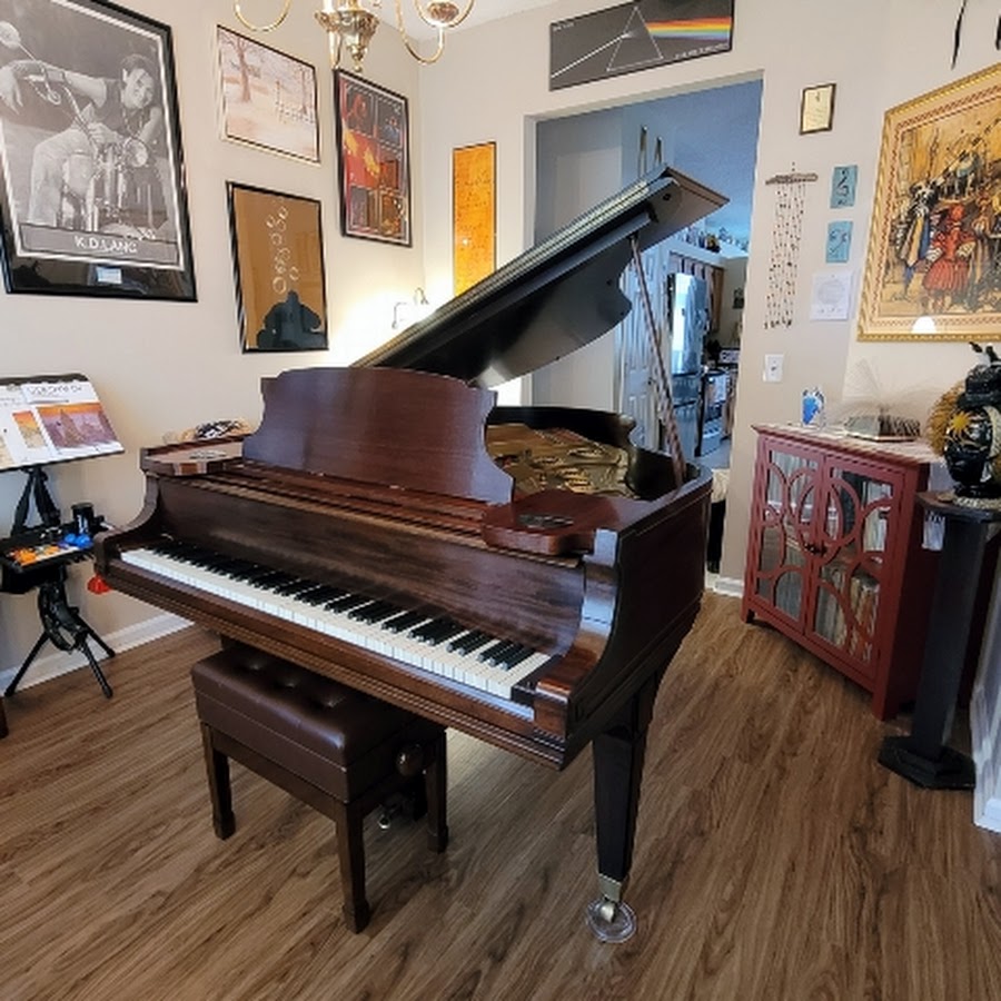 Sherryl's Piano Lounge - Live piano entertainment