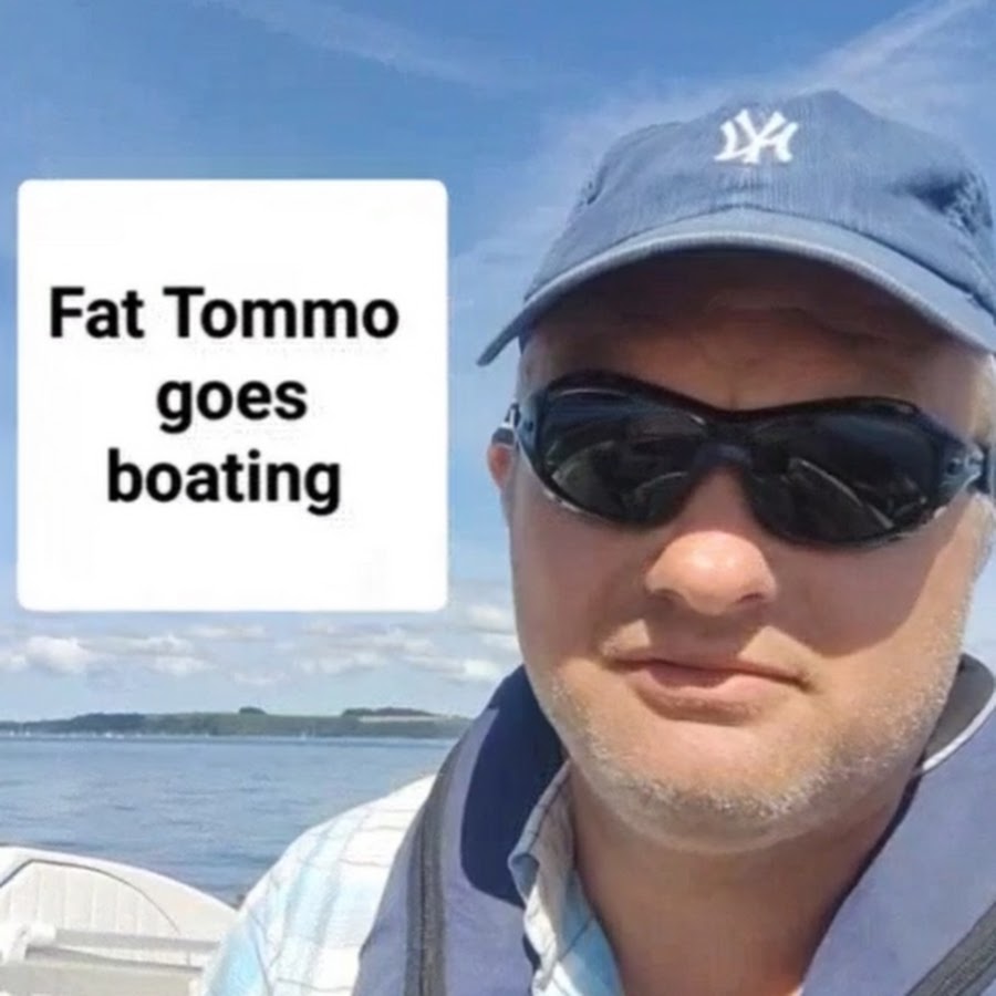 Fat Tommo goes boating 