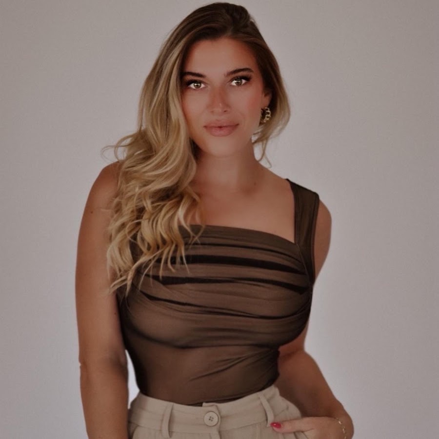 influencer profile picture