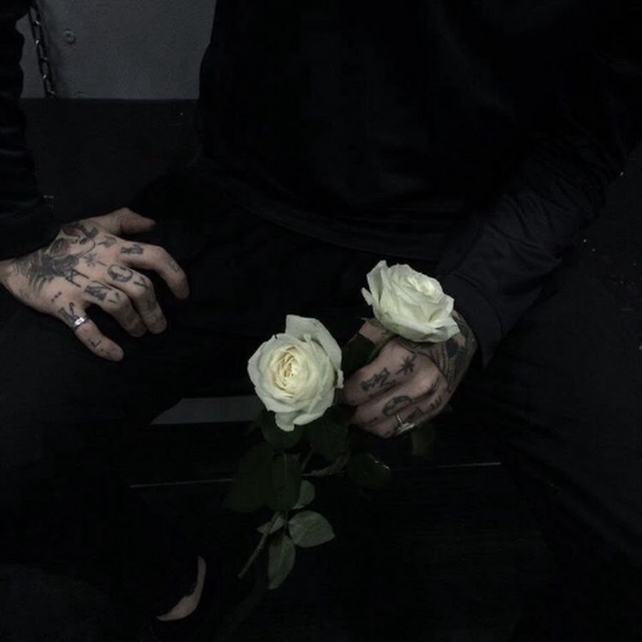 Чёрная роза у мужчин