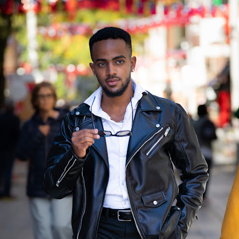 influencer profile picture