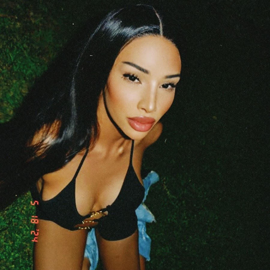 Victoria is BARBIE @victoriababe1999.