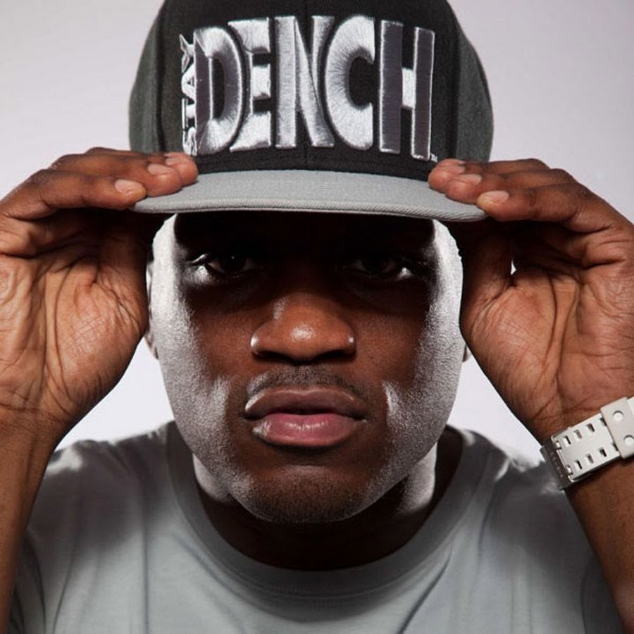 Lethal doors. Lethal Bizzle. Фото Lethal Bizzle. Рэпер Nuke Bizzle. Bizzle призовые.