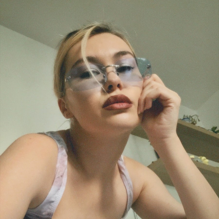 influencer profile picture