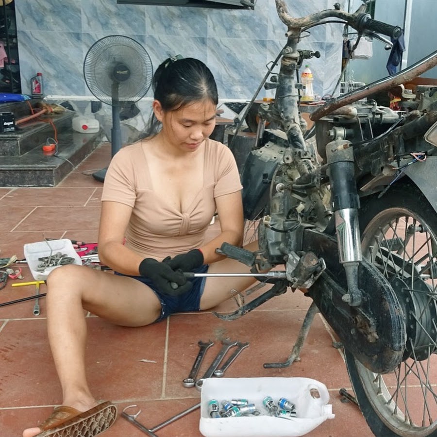 Female Mechanic