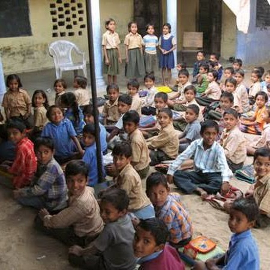 Классы в индии. Poor public Schools. Privatisation in India. Lack of Education infrastructure. Privatization of Education in India essay.