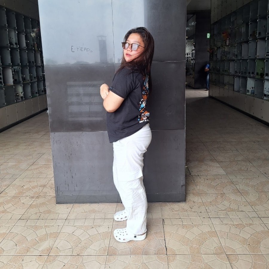 Ready go to ... https://www.youtube.com/channel/UCCurcABgZBIRZJCyS10YFyw [ Juliann Alvarez]
