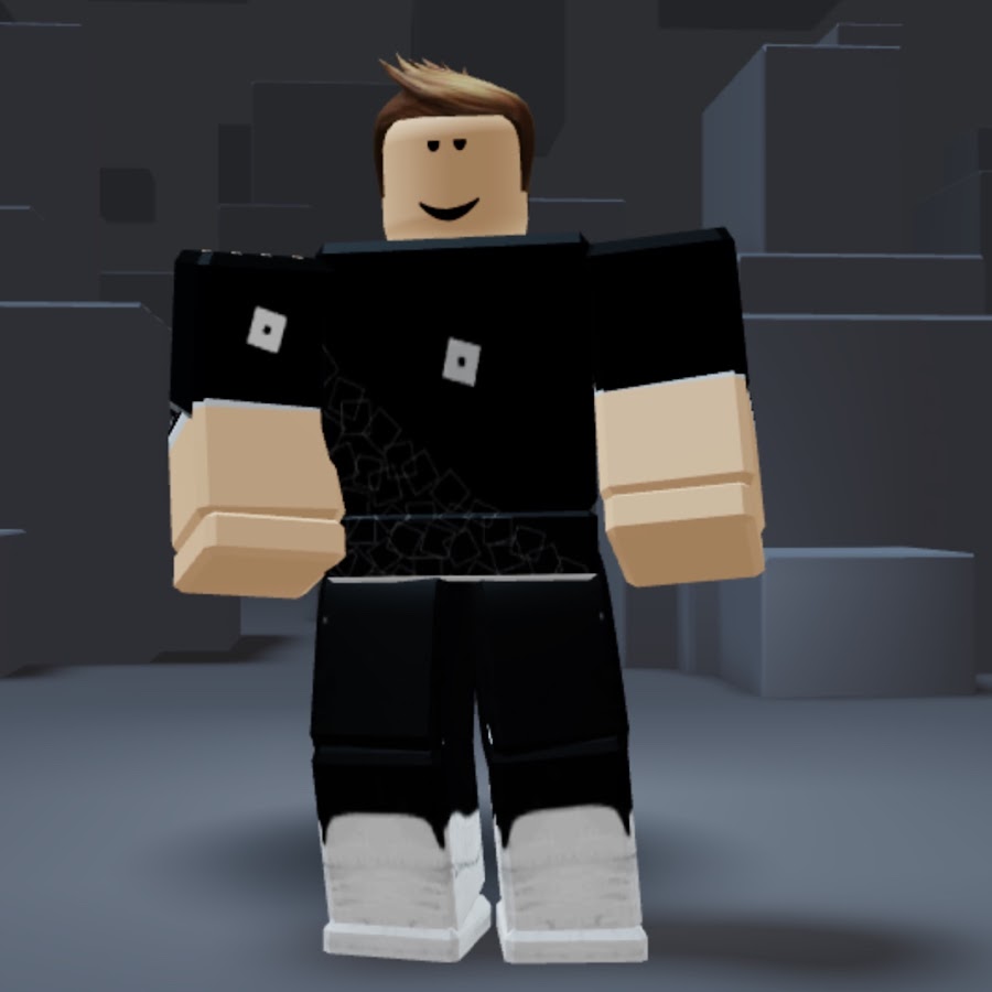 Chen yang lim plays Roblox