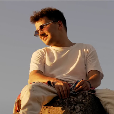 influencer profile picture
