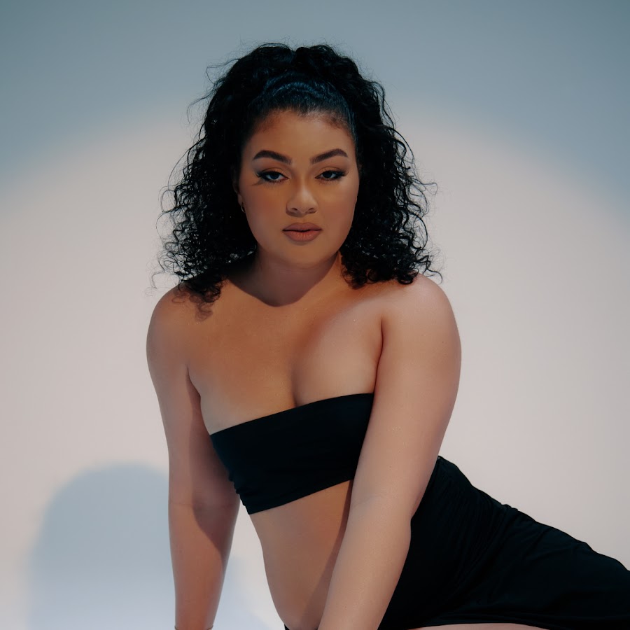 Britney Quinn Official - YouTube