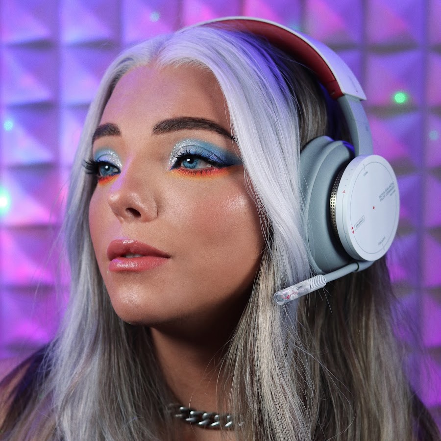 Stef Sanjati @stefsanjatiofficial