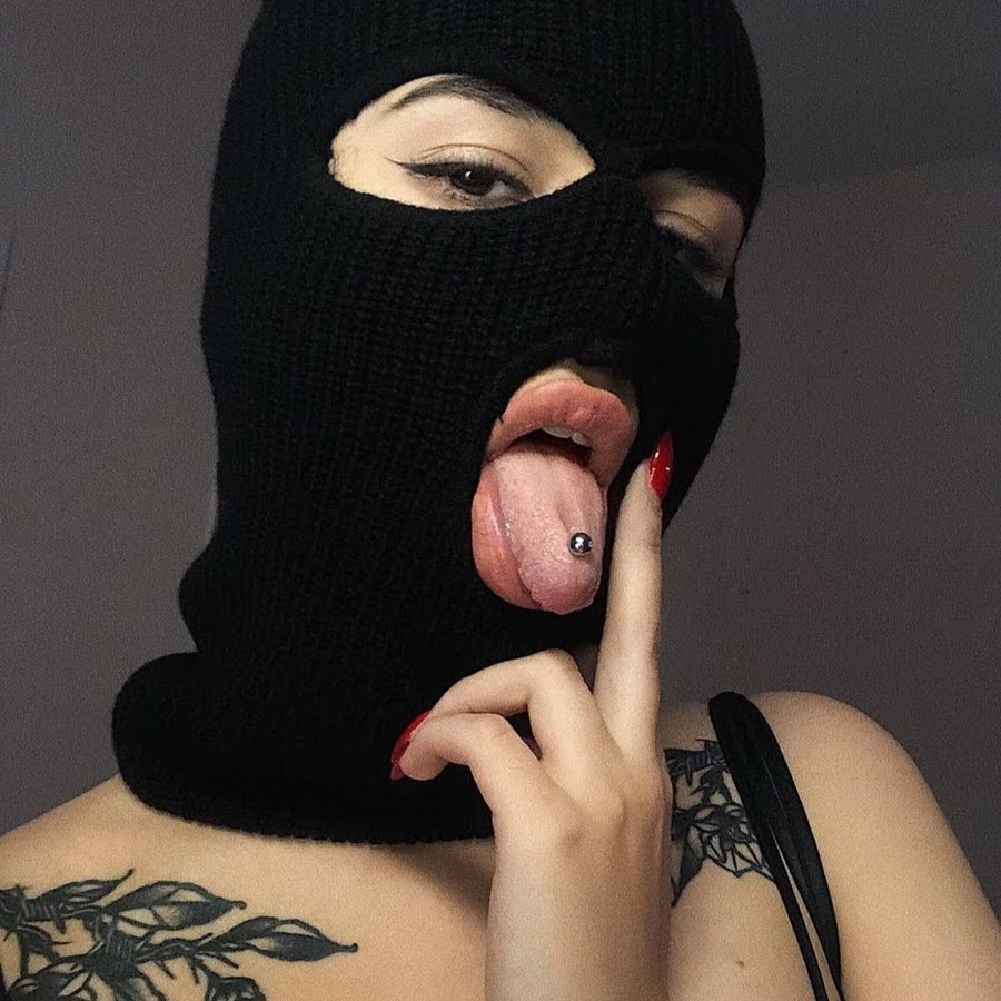 Mask girl gangsta