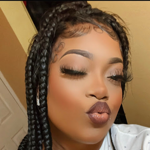 influencer profile picture