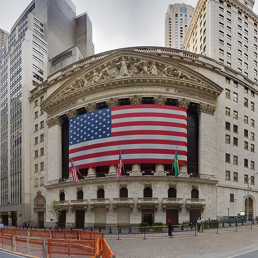 Commercial world. Нью-Йоркская фондовая биржа. NYSE building. USA pictures.