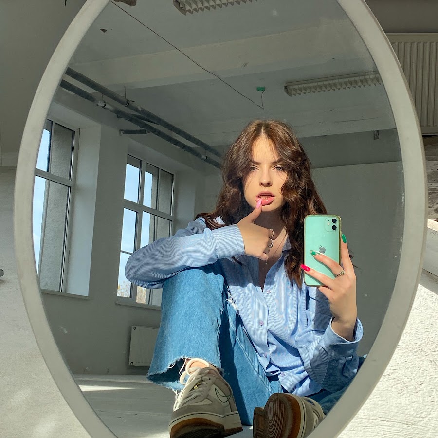 influencer profile picture