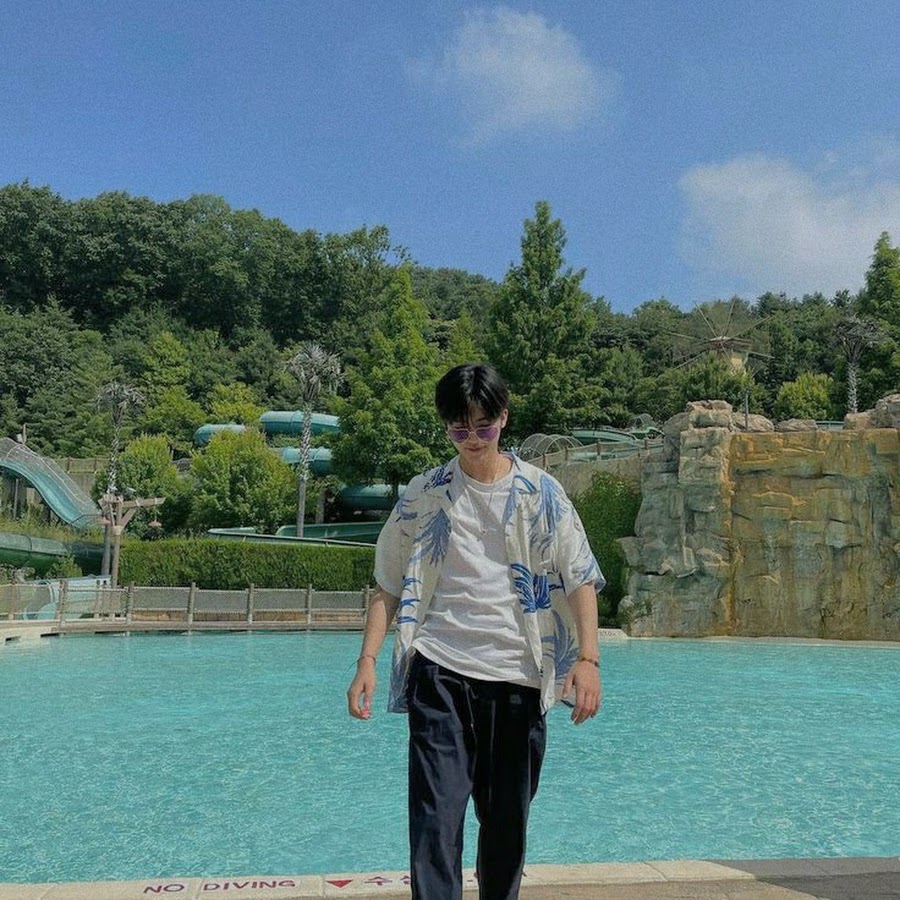 influencer profile picture