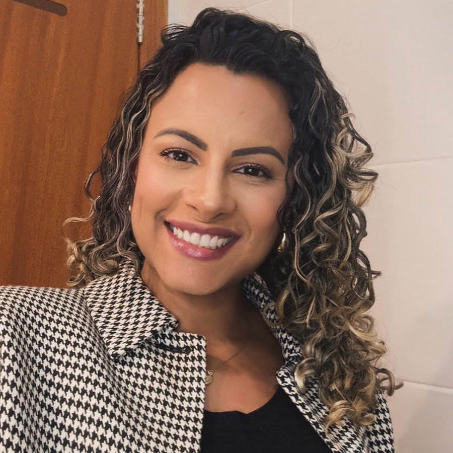 Taline Melo @talinemelo