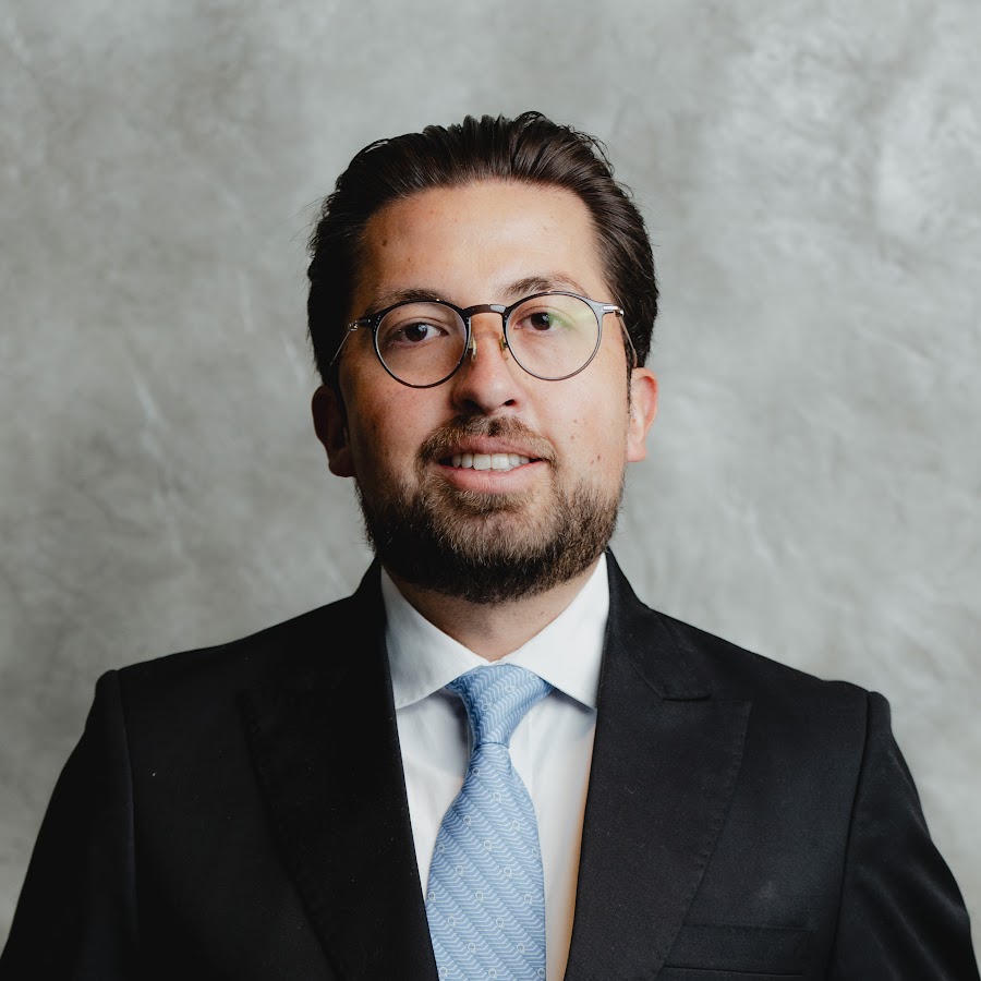 Nicolás R Muñoz @nicolasrmunoz