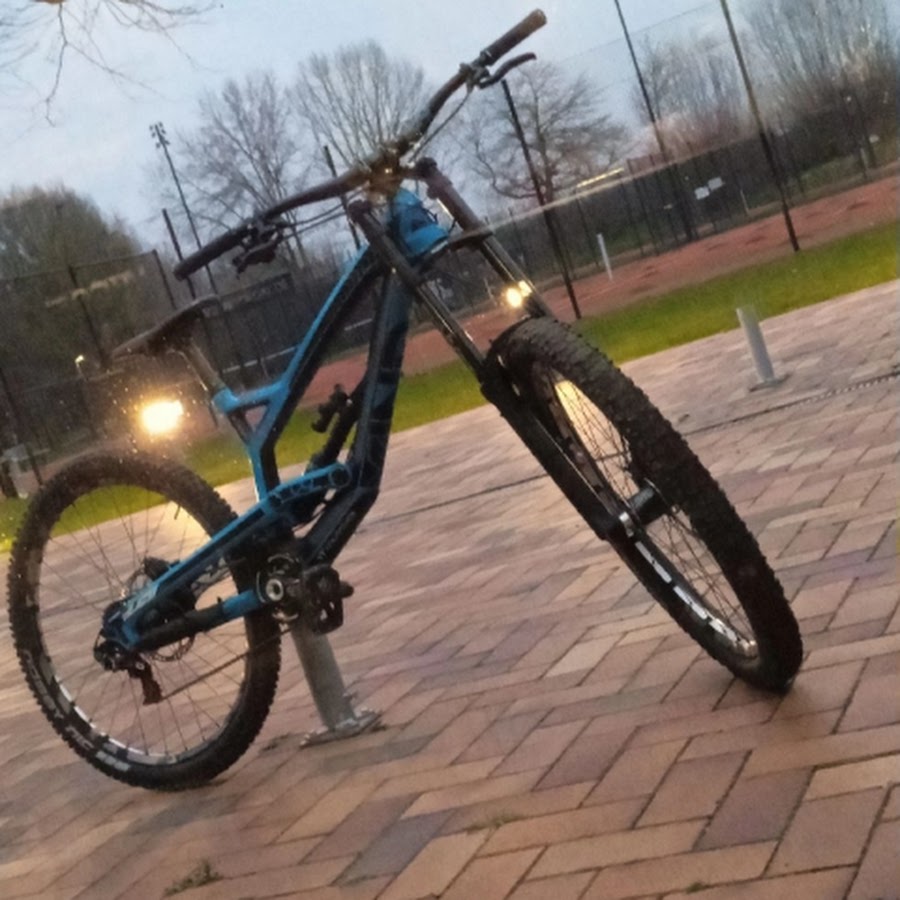 yt downhill mountain bike