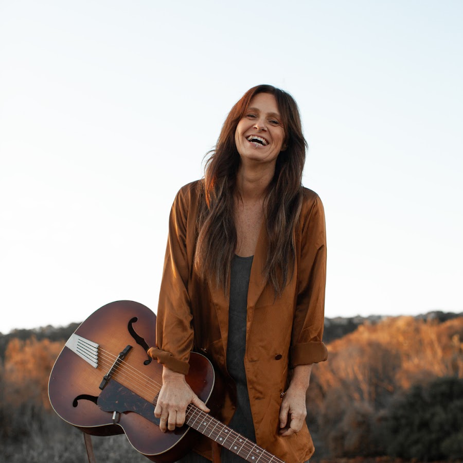 Kasey Chambers @kaseychamberstv