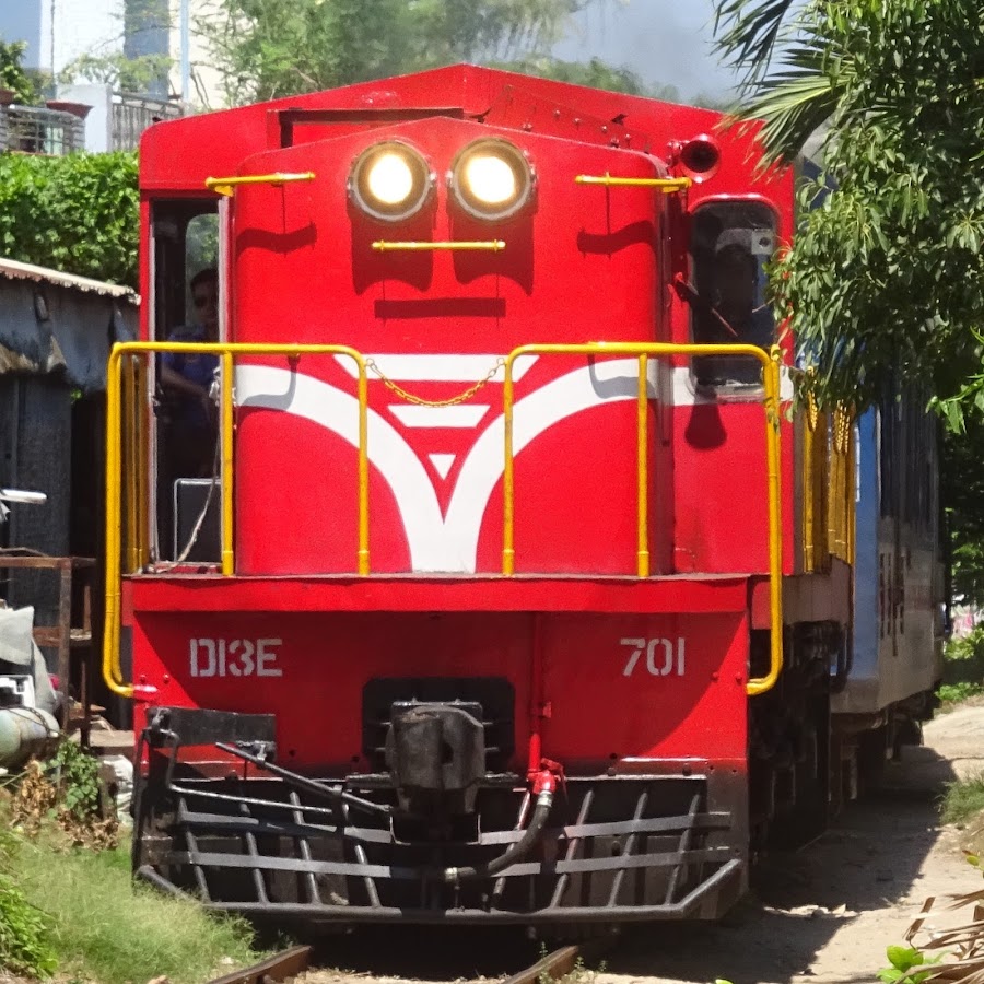 Super Express- Train in VietNam - YouTube