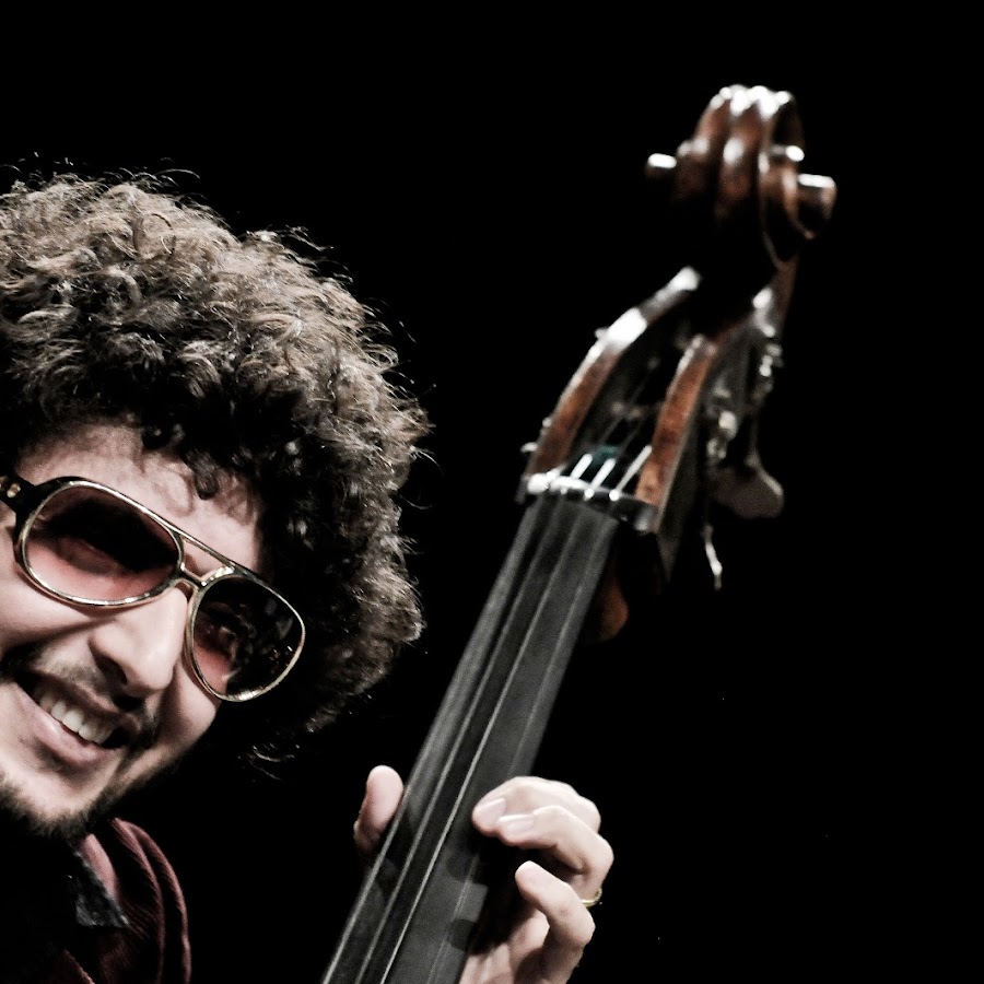 Майк омер слушать. Omer Avital Quintet (Израиль). Back музыкант. Omer Avital альбомы. Omer Avital - the Ancient Art of giving (2006).