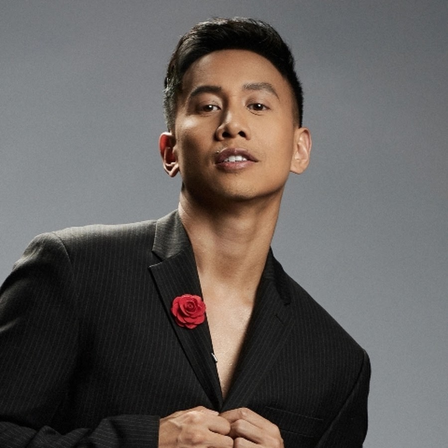 Mikey Bustos @mikeybustosofficial