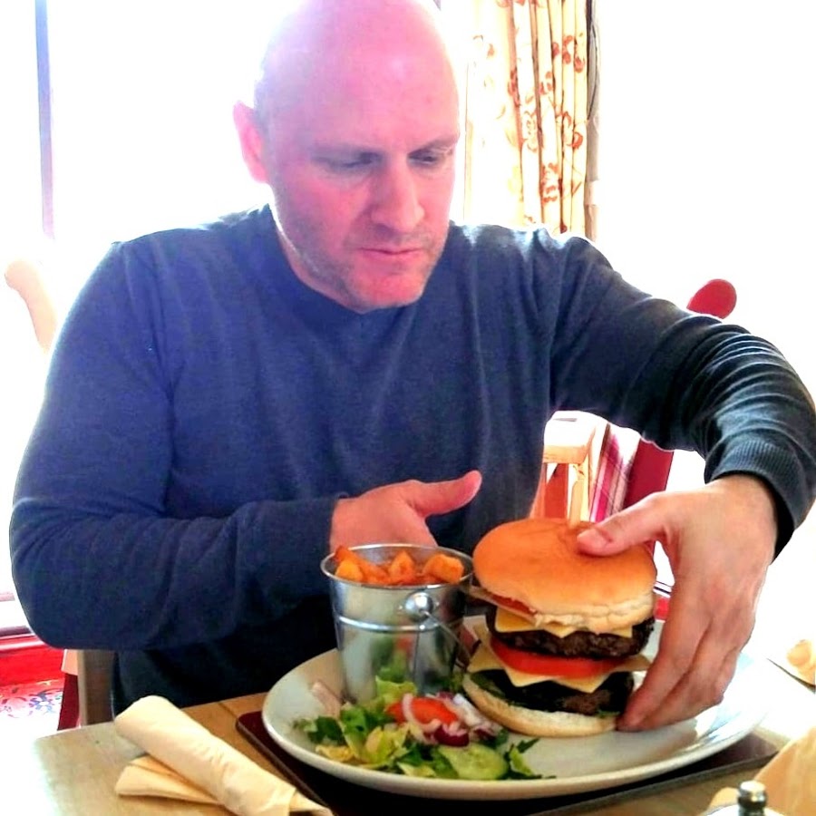 Bald Foodie Guy @baldfoodieguy