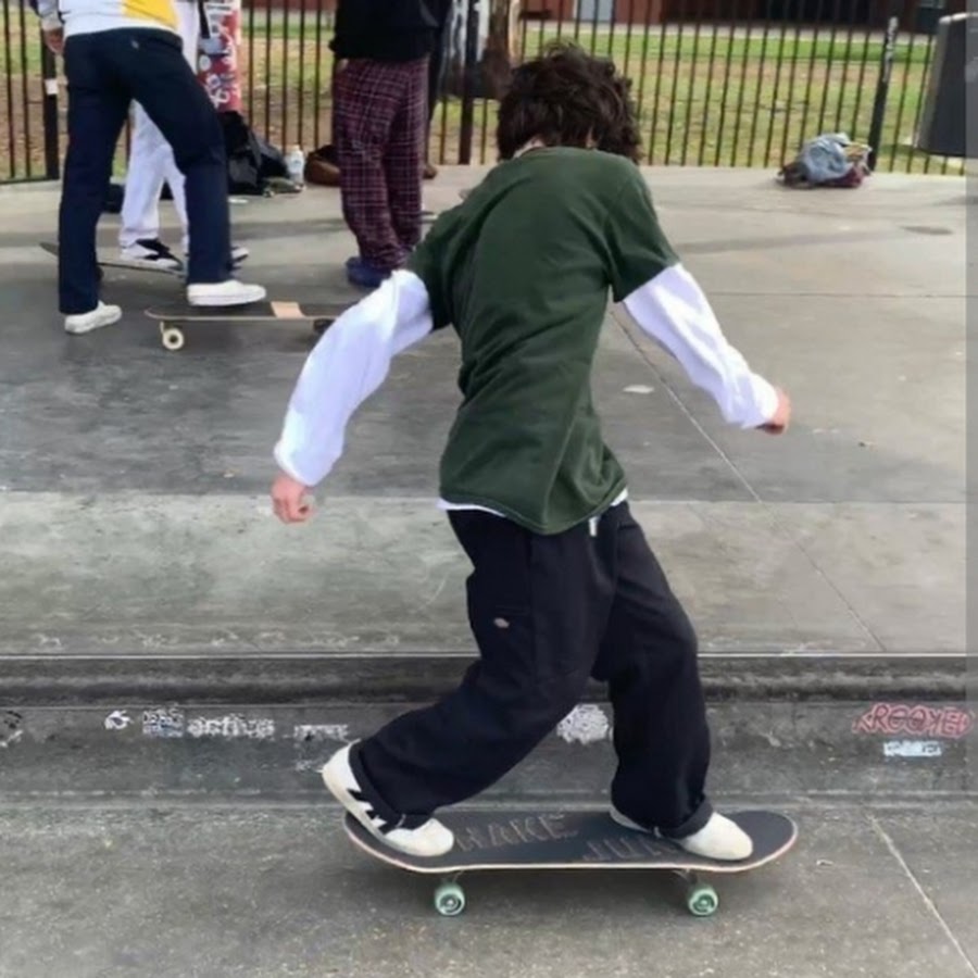 Skate's. Skater boy aesthetic стиль. Skater boy стиль 2020 Эстетика. Skater boy стиль 2020. Даниэль скейтер.