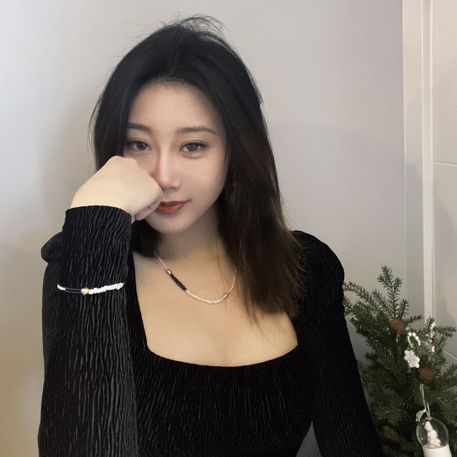 influencer profile picture