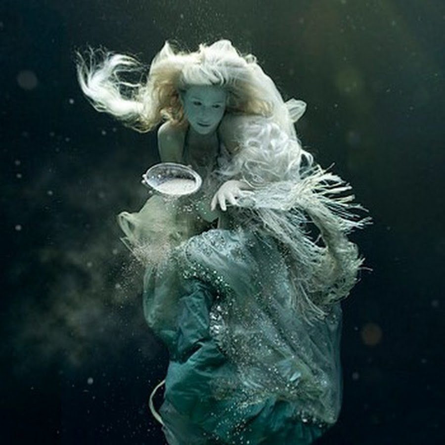 Фотосессия ведьма в воде