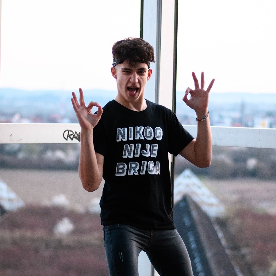 influencer profile picture
