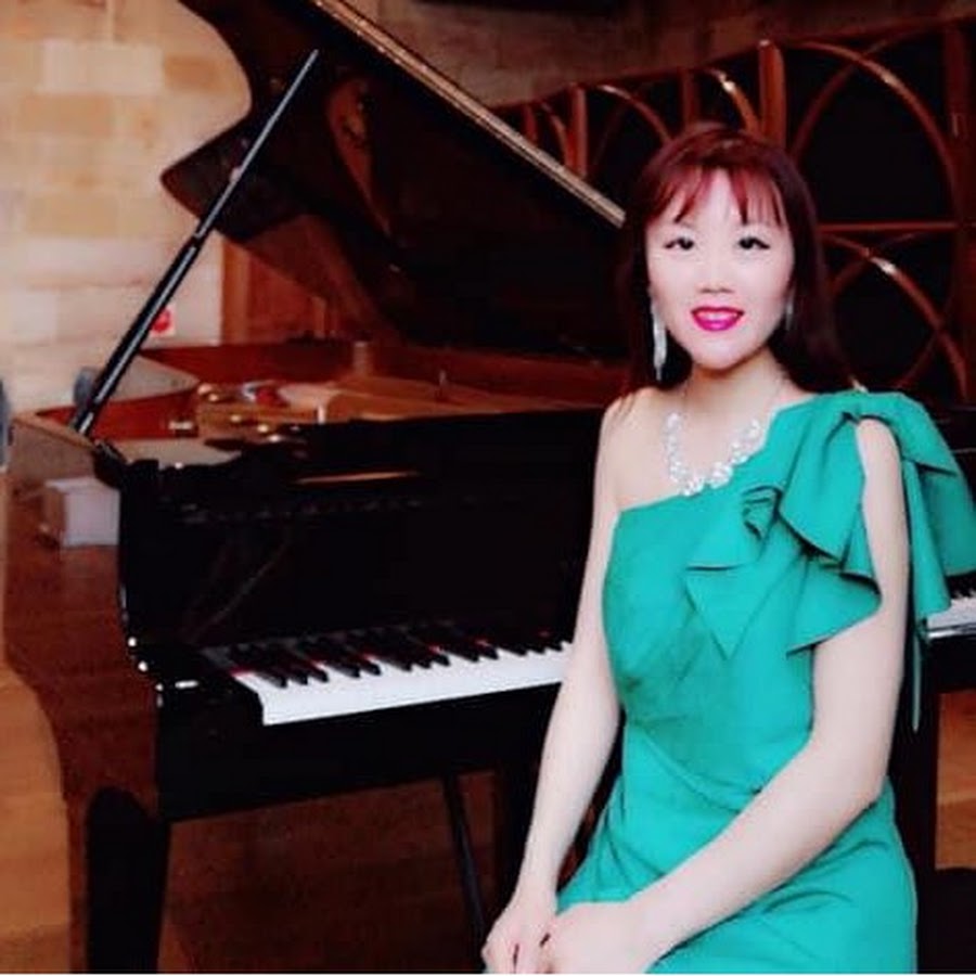 Pianist, Lucy Hwana Lee