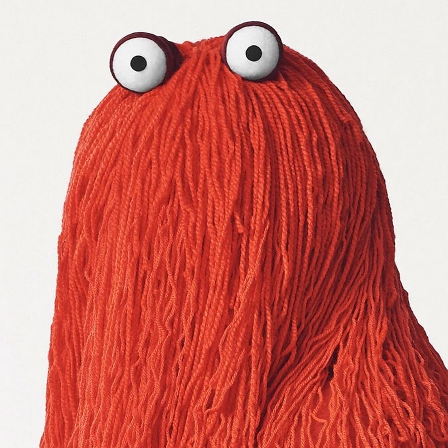 Red guy. Красный don't hug me im scared. Не обнимай меня мне страшно.