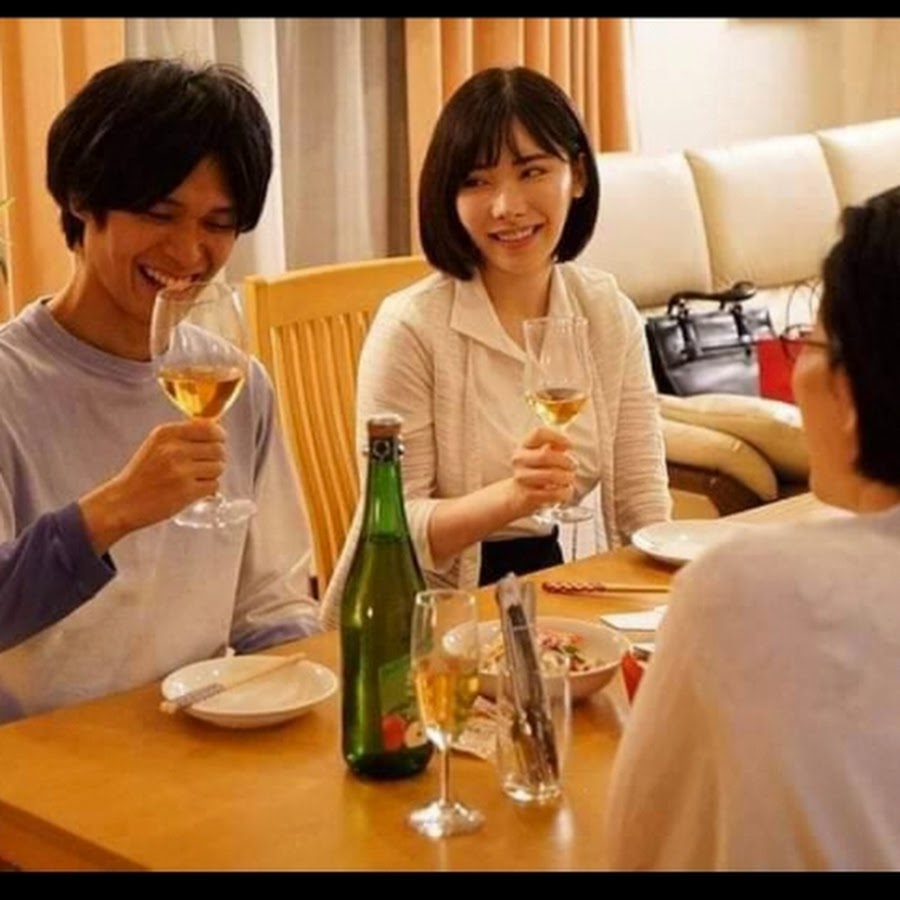 Японскую жену по кругу. ATID-443. Родители азиаты зрелые. Eimi Fukada ATID-395. Японец Азиат с шоколадным подарком.