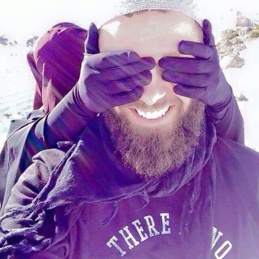 Парень с бородой Ислам