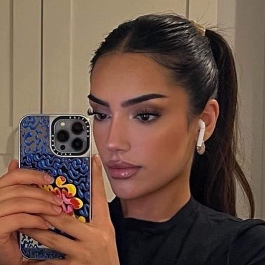 influencer profile picture