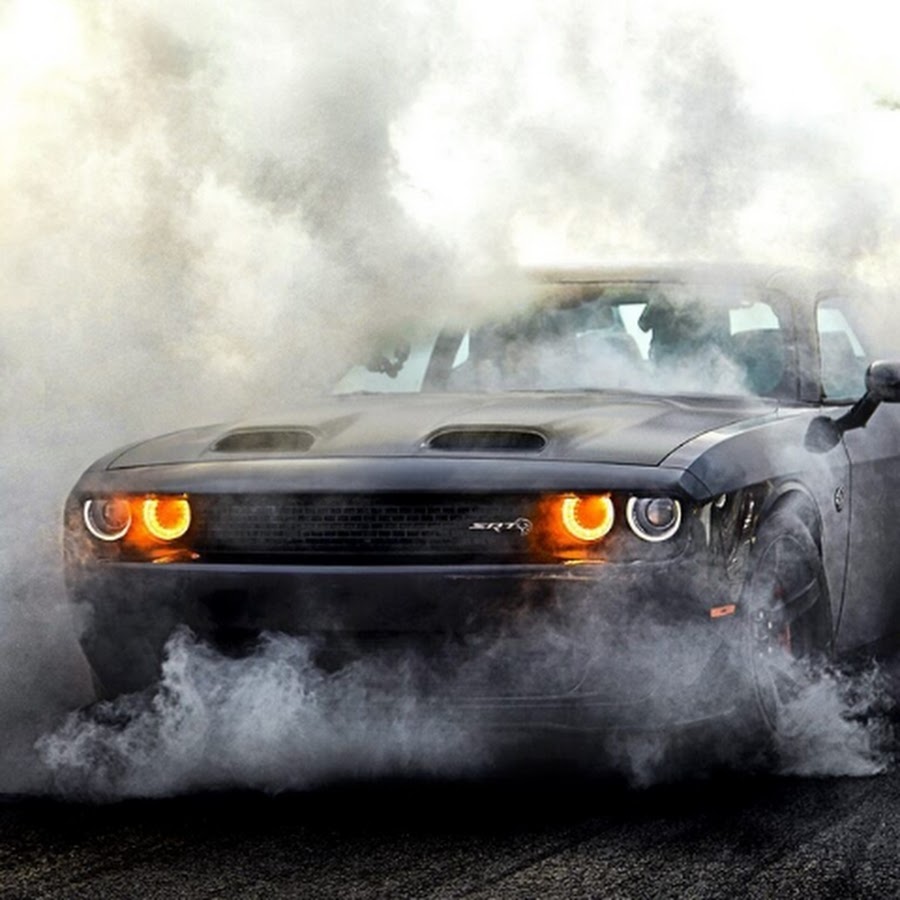 Dodge Challenger Hellcat бернаут