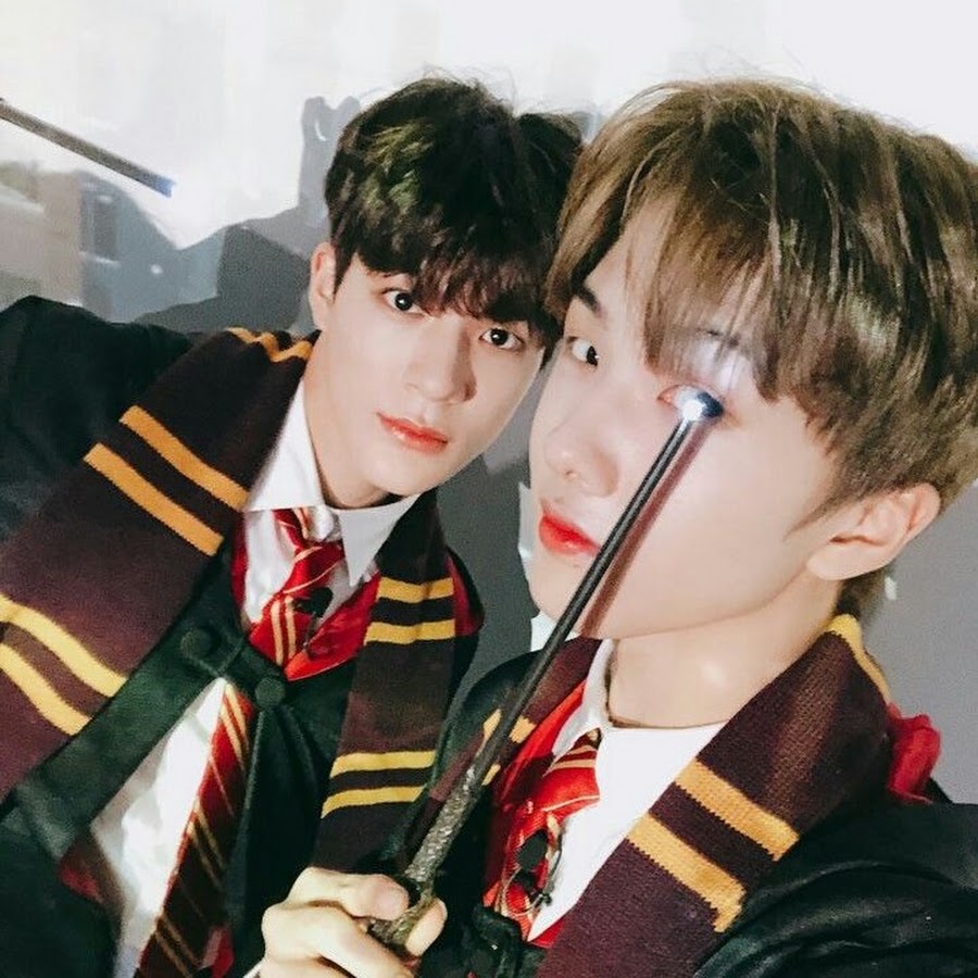 Kpop in Hogwarts 